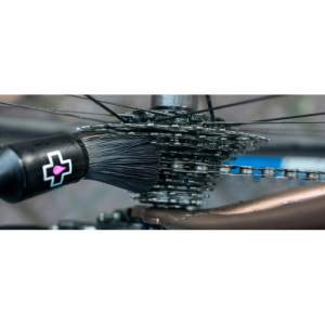 Kefka na údržbu bicykla - MUC-OFF-Drivetrain Brush Ružová 1